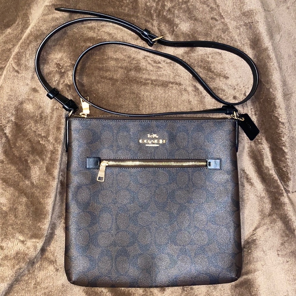 Beautiful rarely used Coach tote Purse!